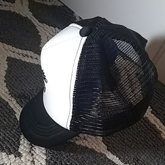 Hat - Picture 4 of 4